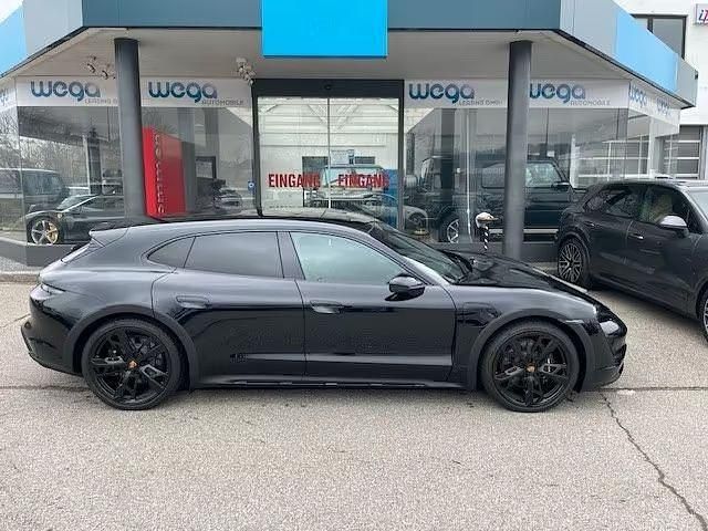 Schwarz Gebraucht 2023 Porsche Taycan Cross Turismo Limousine | 89.990 € (Teuer) - Bild 1/4