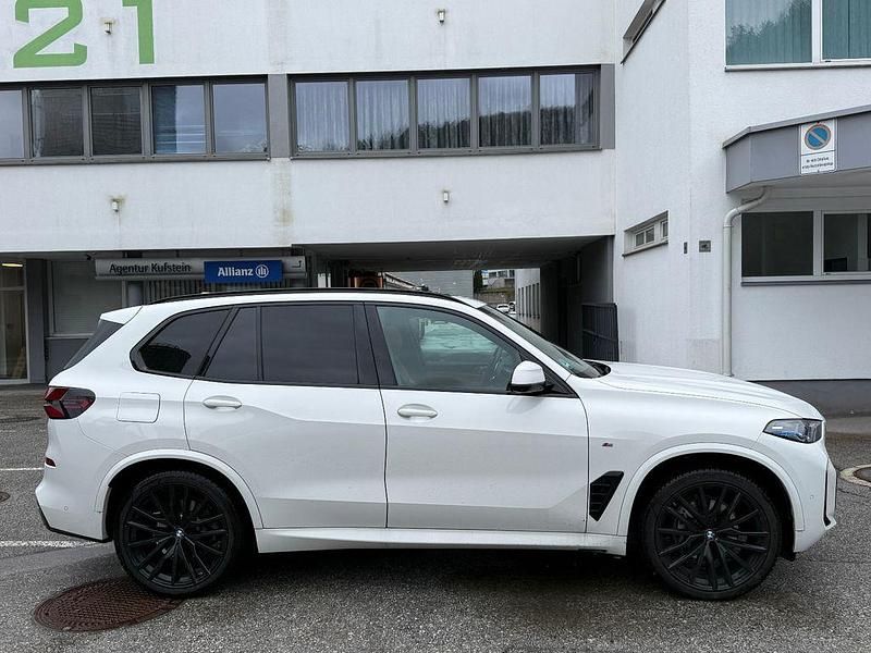 Gebraucht BMW X5 M Sport 298 PS (219 kW) 2025 Weiß SUV