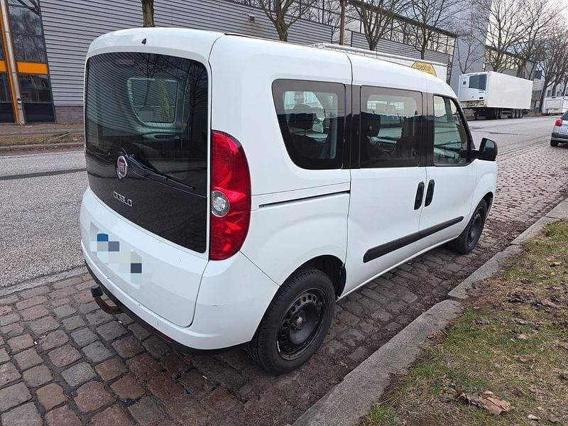 Gebraucht Fiat Doblò 95 PS (69 kW) 2014 Weiß Van / Kleinbus