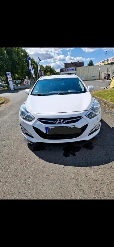 Weiß Gebraucht 2013 Hyundai i40 Kombi | 4.600 € (Guter Preis) - Bild 1/4