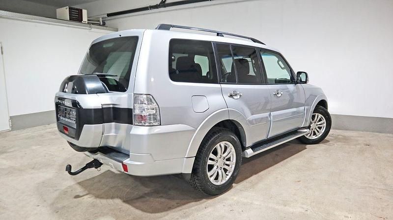 Gebraucht Mitsubishi Pajero Top 190 PS (139 kW) 2016 Silber SUV