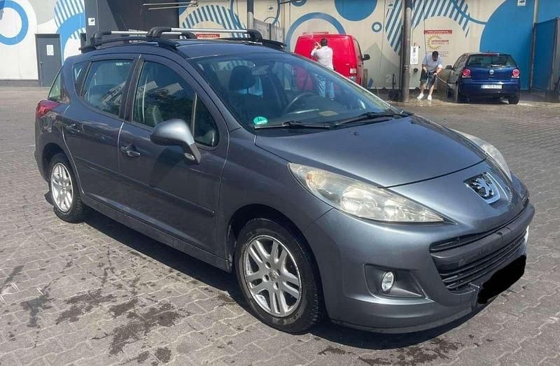Gebraucht Peugeot 207 Urban Move 90 PS (66 kW) 2010 Grau Kombi