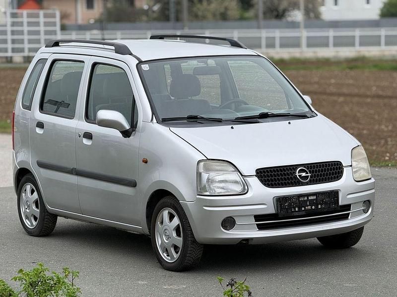 Gebraucht Opel Agila Comfort 58 PS (42 kW) 2000 Silber Van / Kleinbus