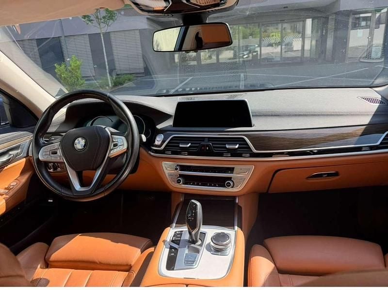 Blau Gebraucht 2018 BMW 730 Limousine | 23.500 € (Superpreis) - Bild 1/4