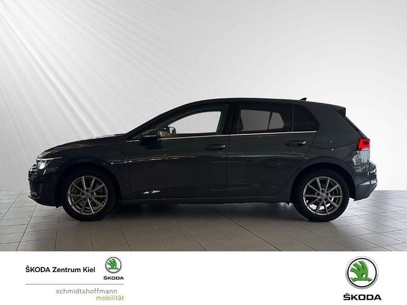 Gebraucht VW Golf VIII Style 150 PS (110 kW) 2022 Grau Limousine