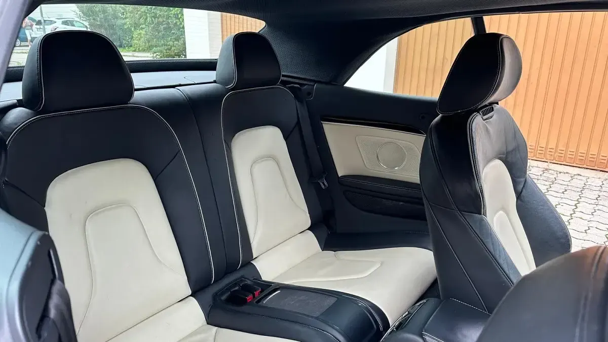 Gebraucht Audi A5 Cabriolet Ambiente 245 PS (180 kW) 2012 Grau Cabrio