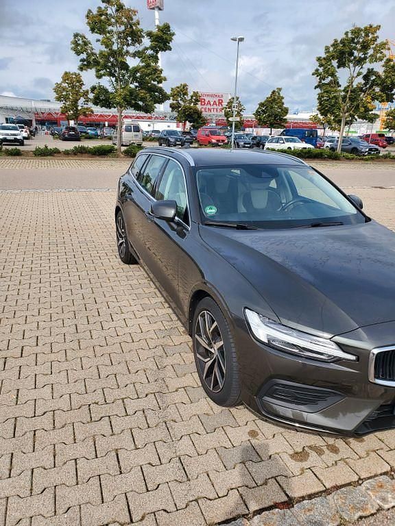 Gebraucht Volvo V60 150 PS (110 kW) 2020 Braun Kombi