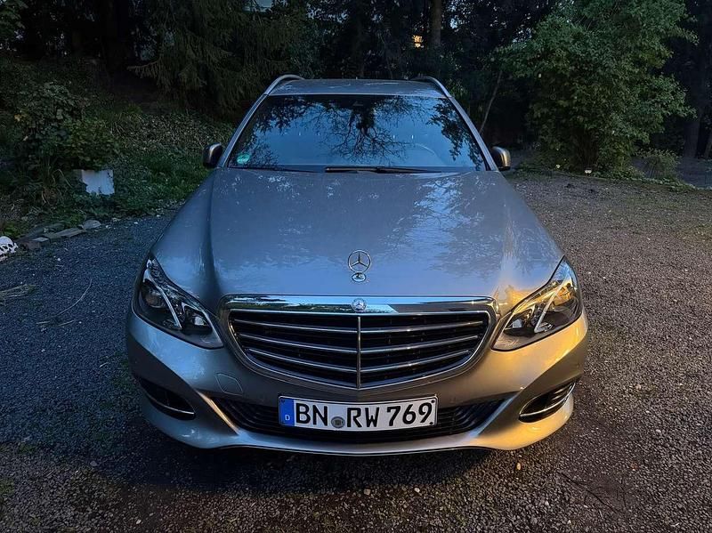 Second-hand Mercedes E200 184 CP (135 kW) 2014 Argintiu Break
