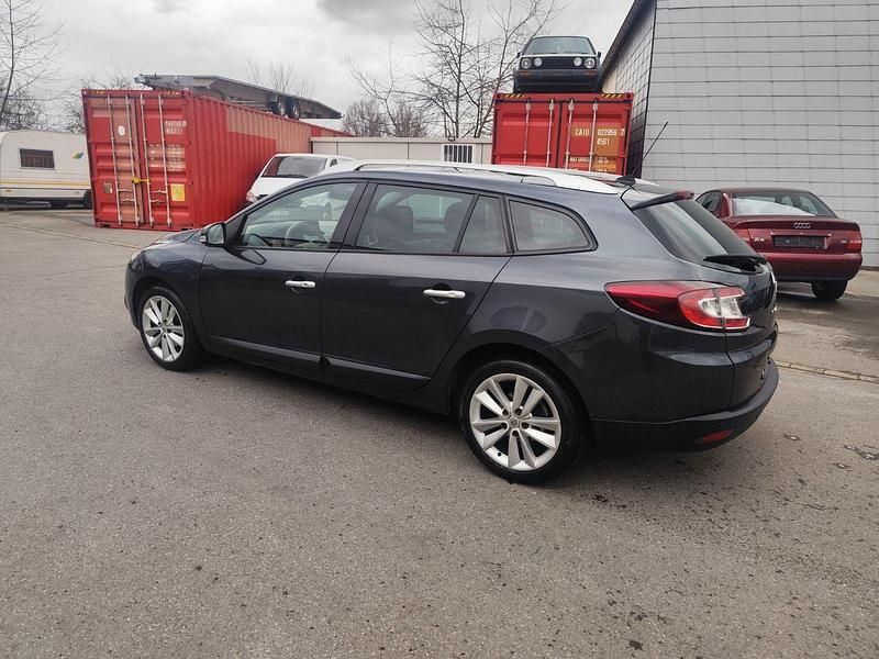 Gebraucht Renault Mégane GrandTour 131 PS (96 kW) 2010 Grau Kombi