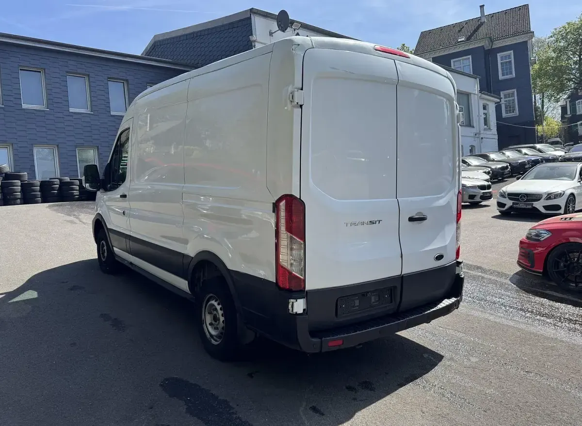 Używany Ford Transit Trend 105 KM (77 kW) 2021 Biały Minivan