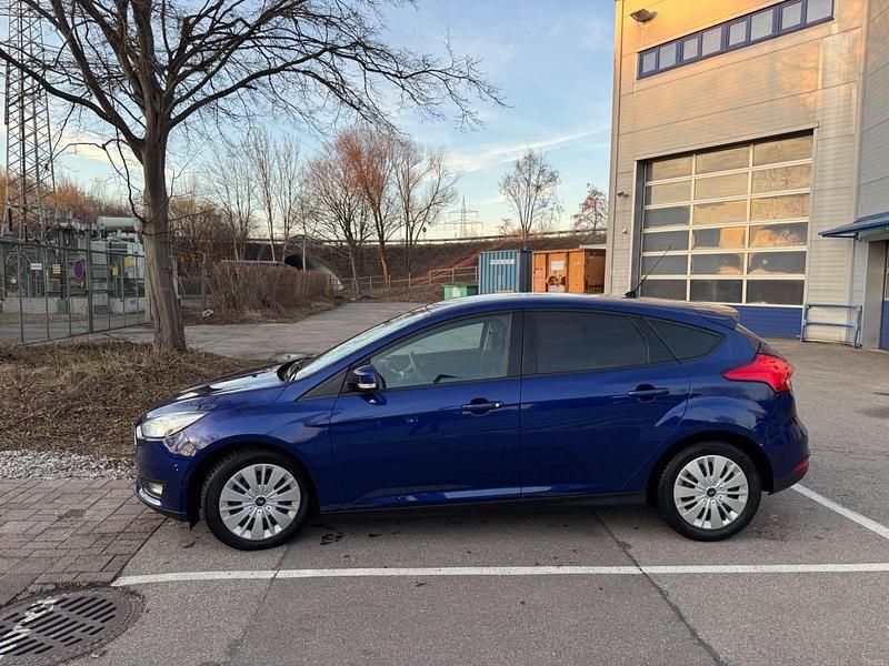Gebraucht Ford Focus Business Edition 125 PS (91 kW) 2016 Blau Limousine