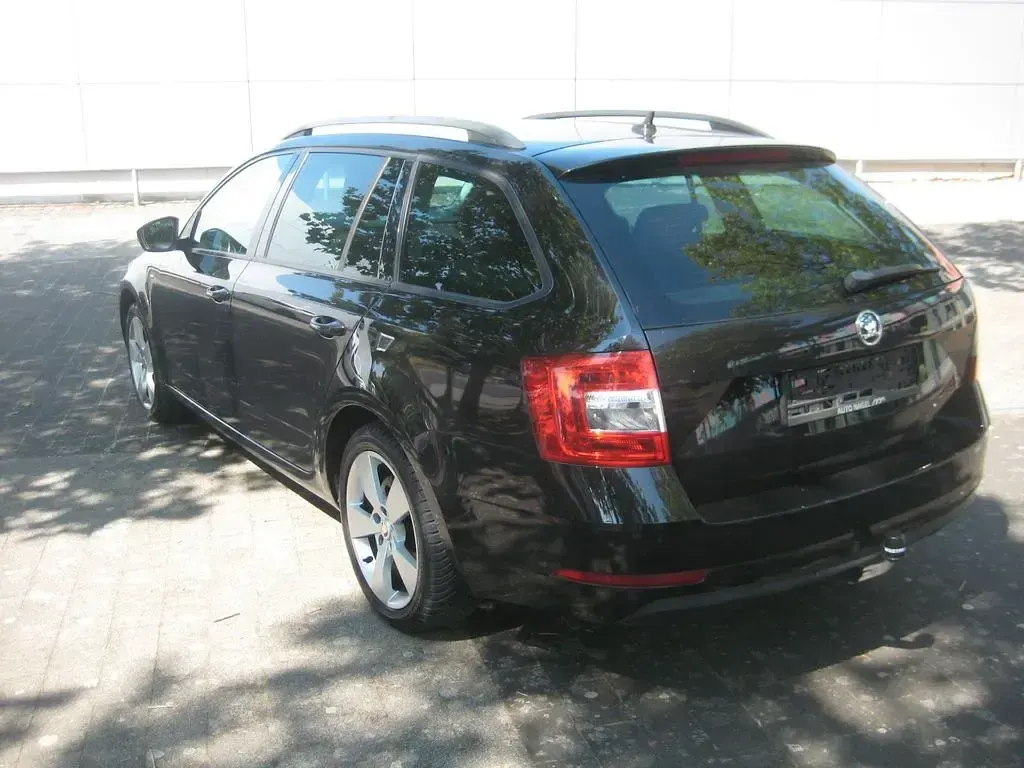 Gebraucht Skoda Octavia Clever 150 PS (110 kW) 2018 Schwarz Kombi