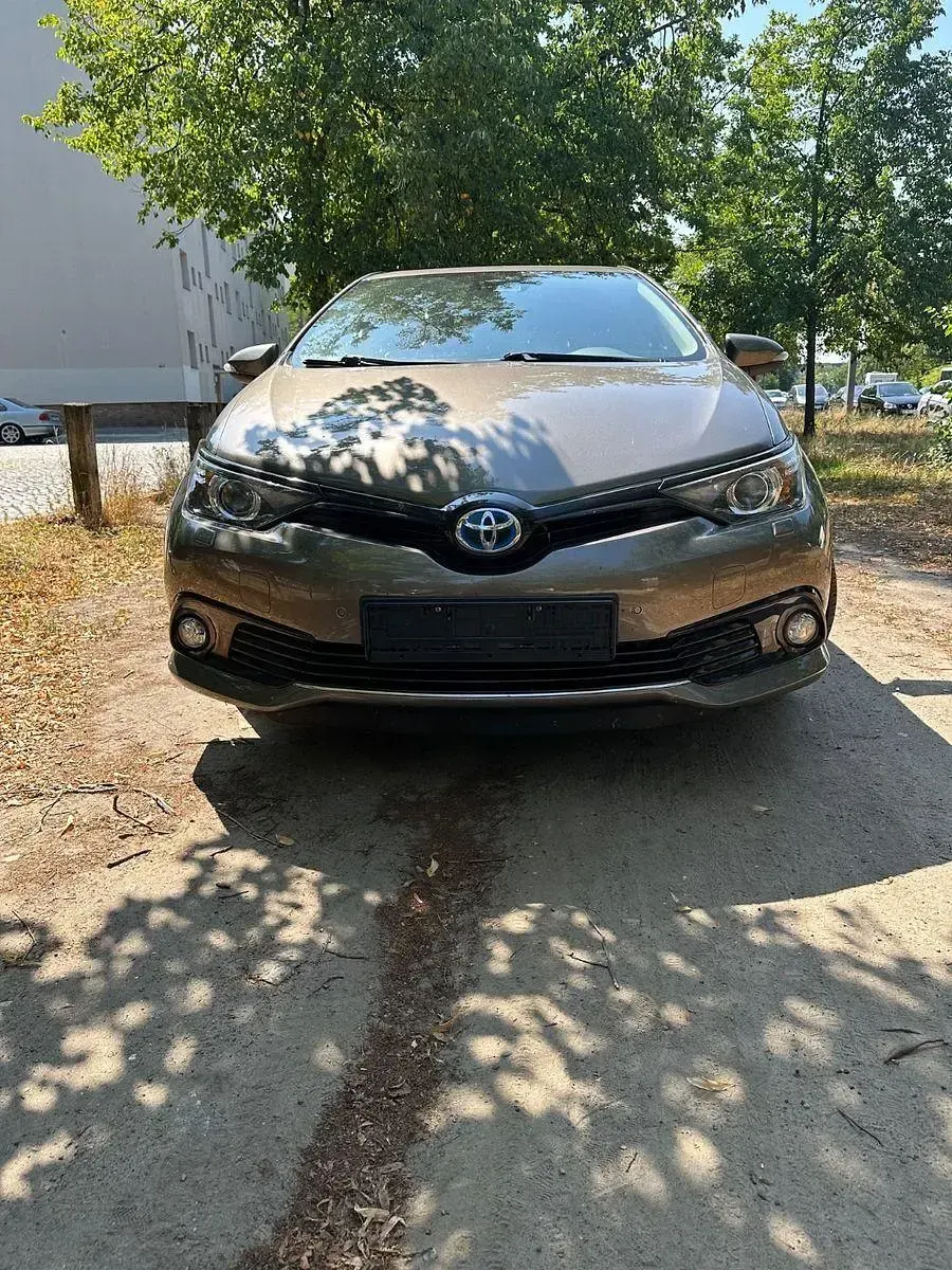 Gebraucht Toyota Auris 101 PS (74 kW) 2019 Grau Kleinwagen