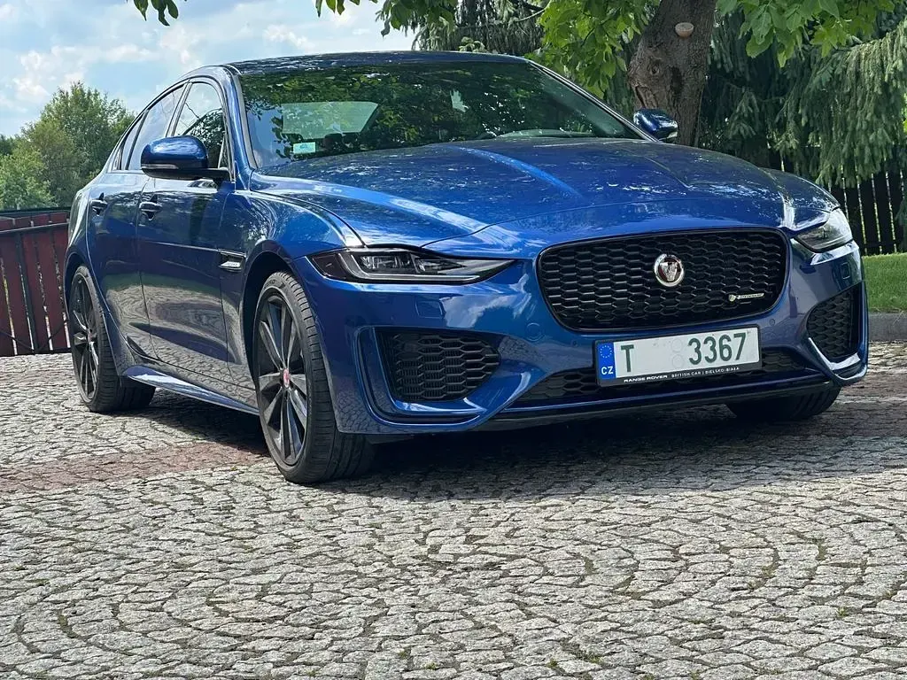 Gebraucht Jaguar XE R-Dynamic 300 PS (220 kW) 2023 Blau Limousine