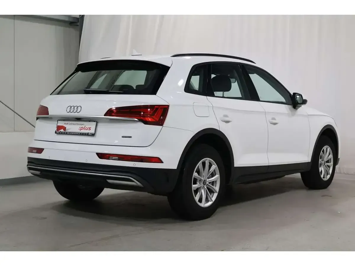 Gebraucht Audi Q5 Basis 204 PS (150 kW) 2025 Arkonaweiß SUV