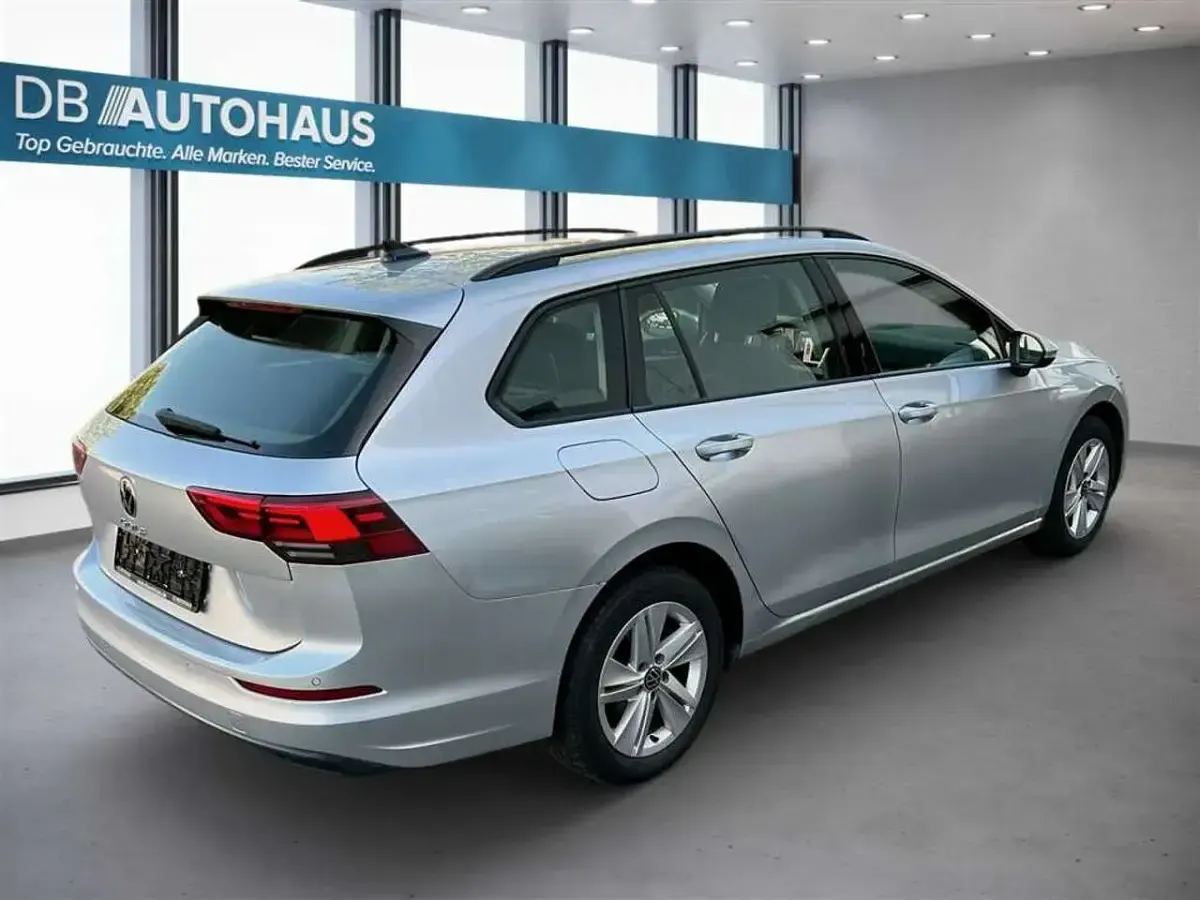 Gebraucht VW Golf VIII Life 116 PS (85 kW) 2023 Silber Kombi