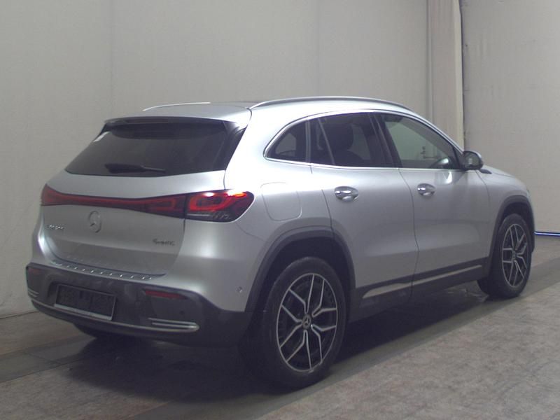 Gebraucht Mercedes EQA300 Progressive 167 kW (228 PS) 2021 Iridium silber metalliclack (metallic) SUV