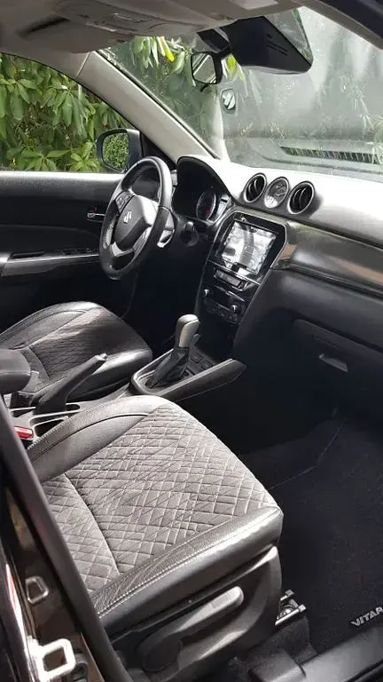 Gebraucht Suzuki Vitara Comfort+ 129 PS (94 kW) 2021 Schwarz SUV