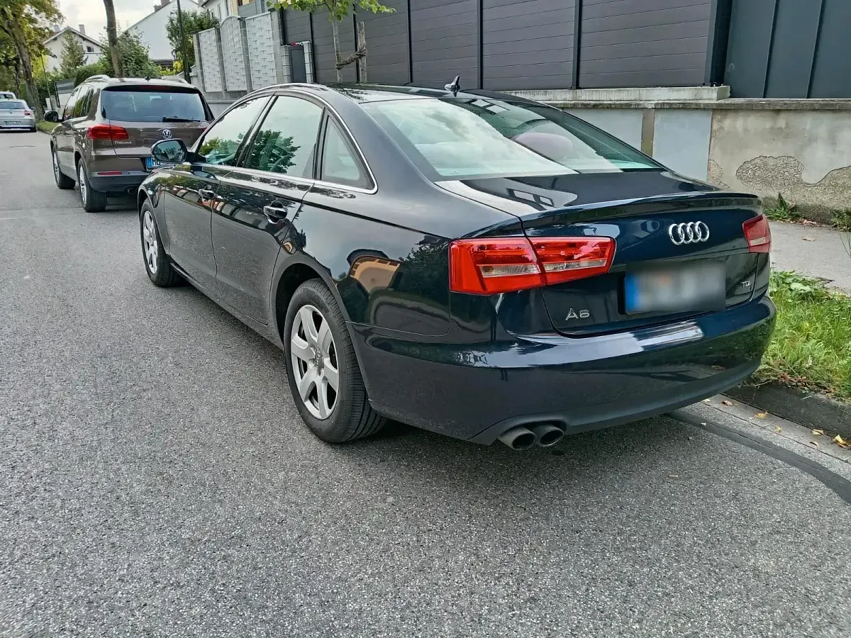 Gebraucht Audi A6 177 PS (130 kW) 2012 Blau Limousine