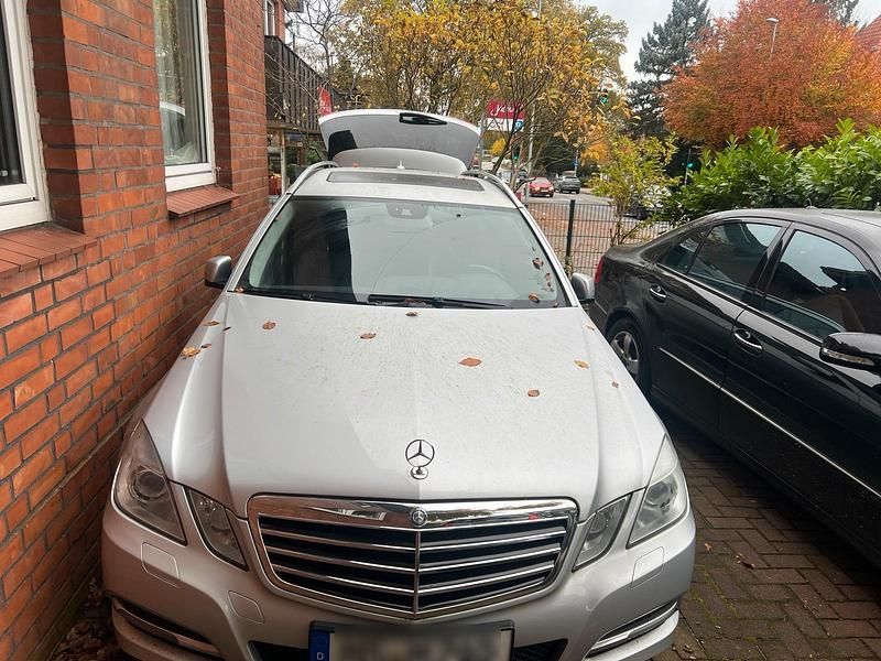Silber Gebraucht 2011 Mercedes E350 Kombi | 8.900 € (Teuer) - Bild 1/4