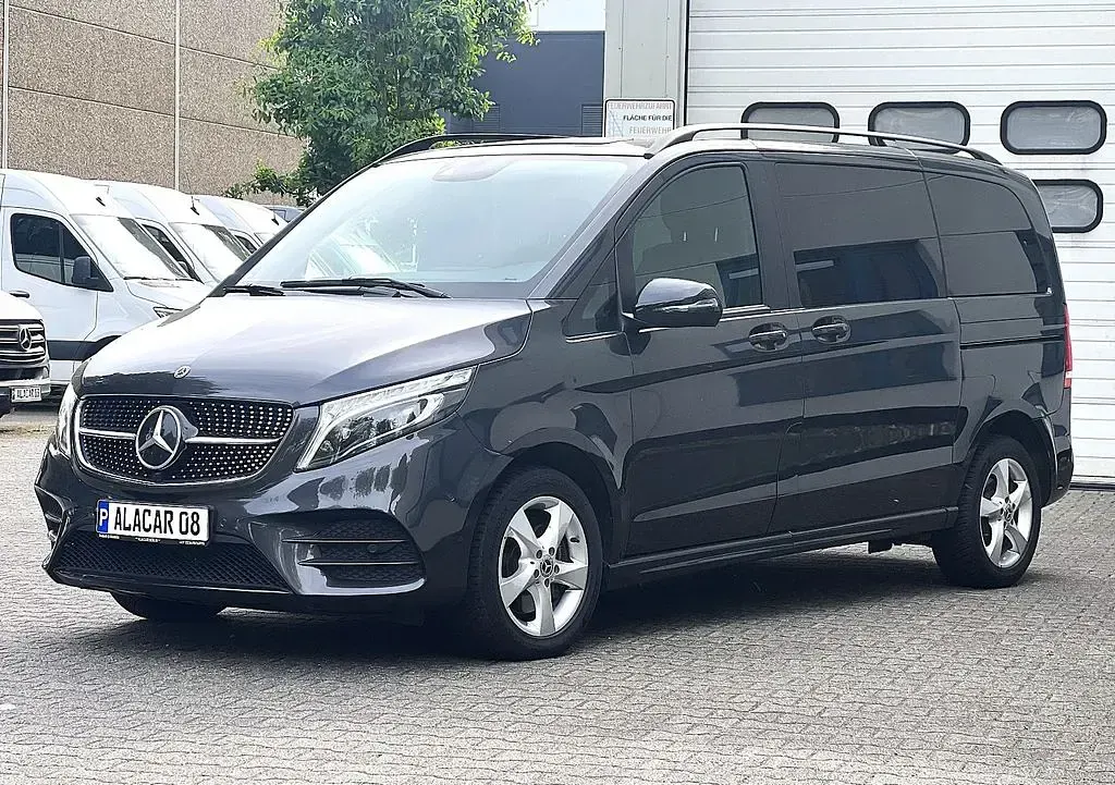 Gebraucht Mercedes V300 AMG 237 PS (174 kW) 2021 Grau Van / Kleinbus