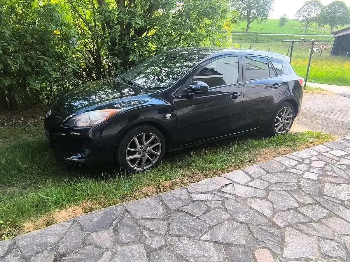 Gebraucht Mazda 3 105 PS (77 kW) 2013 Limousine