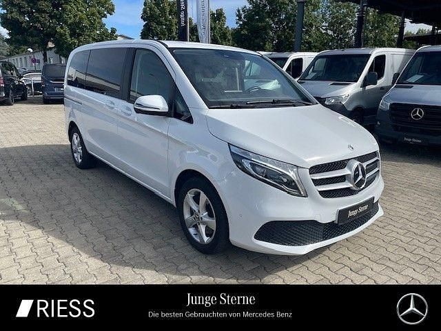 Bergkristallweiß Gebraucht 2021 Mercedes V250 Van / Kleinbus | 44.869 € (Superpreis) - Bild 1/4