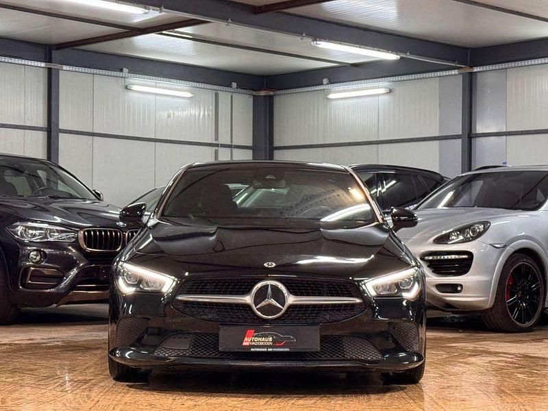 Gebraucht Mercedes CLA180 116 PS (85 kW) 2020 Schwarz Limousine