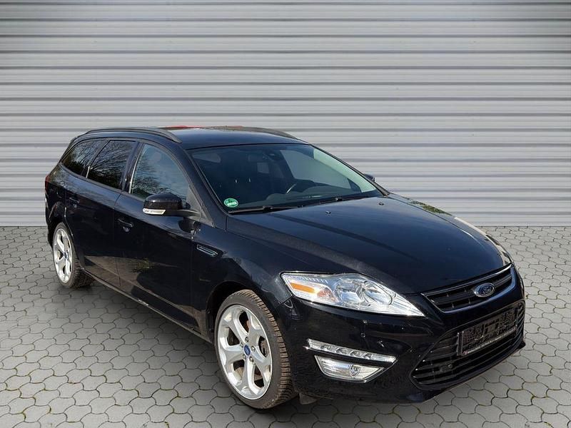 Gebraucht Ford Mondeo Champions Edition 160 PS (117 kW) 2013 Schwarz Limousine