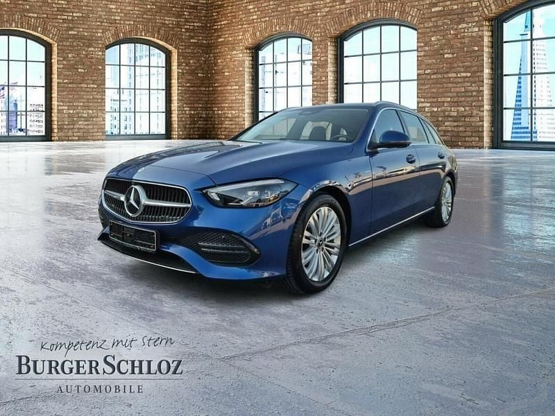 Blau metalliclack spektralblau Gebraucht 2024 Mercedes C180 Avantgarde Kombi | 33.980 € (Guter Preis) - Bild 1/4