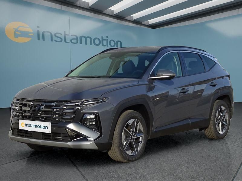 Grau Neu 2025 Hyundai Tucson SUV | 37.199 € (Teuer) - Bild 1/4