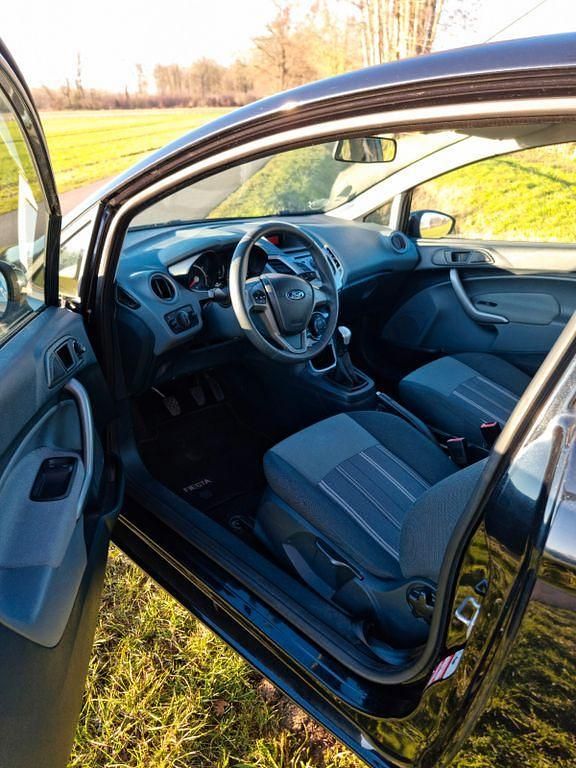 Gebraucht Ford Fiesta Trend 60 PS (44 kW) 2011 Schwarz Kleinwagen