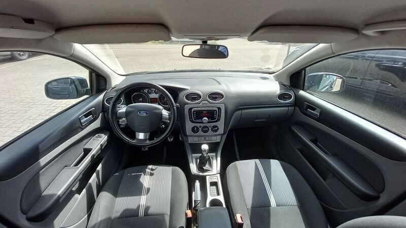 Gebraucht Ford Focus Viva 101 PS (74 kW) 2010 Schwarz Limousine