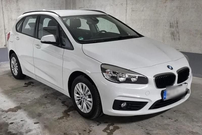 Gebraucht BMW 216 116 PS (85 kW) 2016 Weiß Van / Kleinbus