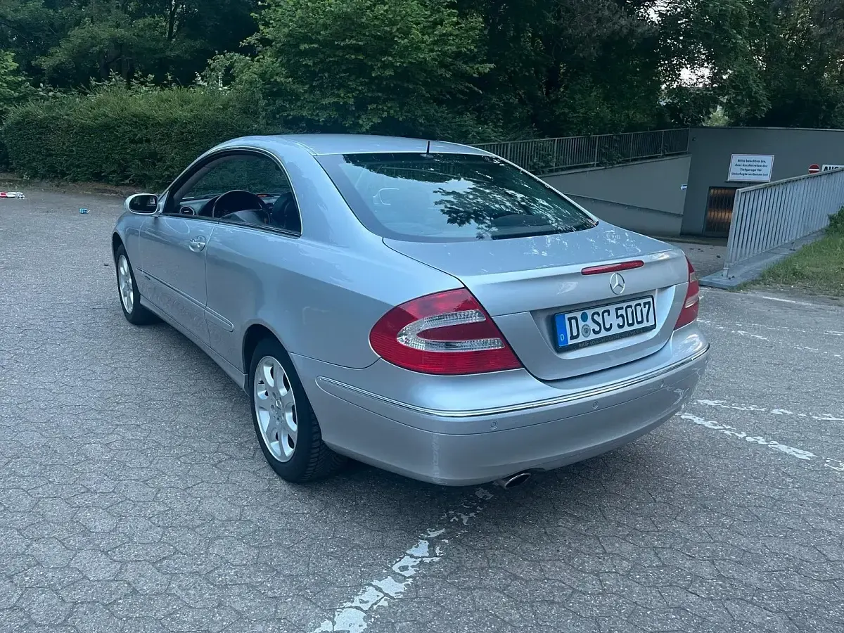 Gebraucht Mercedes CLK320 218 PS (160 kW) 2002 Silber Coupé