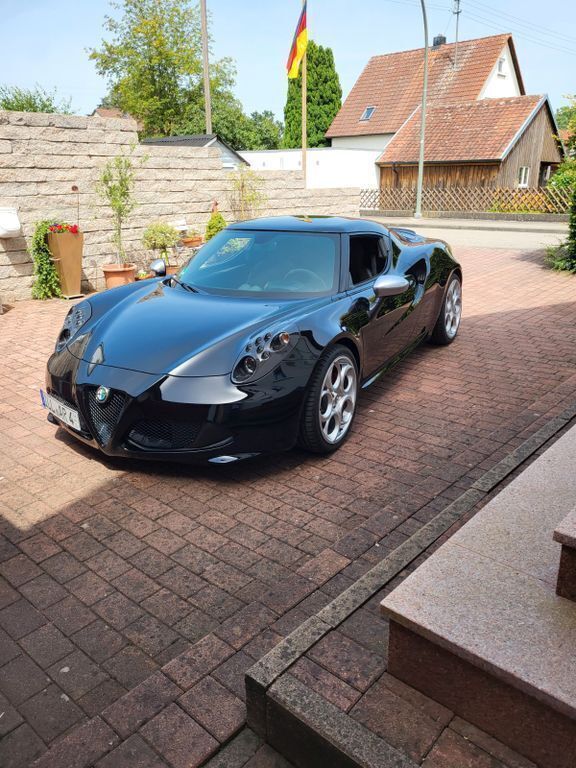 Schwarz Gebraucht 2015 Alfa Romeo 4C Coupé | 65.400 € - Bild 1/4