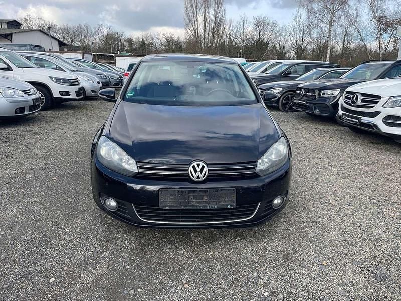 Gebraucht VW Golf VI Style 105 PS (77 kW) 2011 Deep black perleffekt Kleinwagen