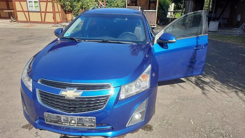 Blau Gebraucht 2014 Chevrolet Cruze LT Kombi | 3.950 € (Fairer Preis) - Bild 1/4