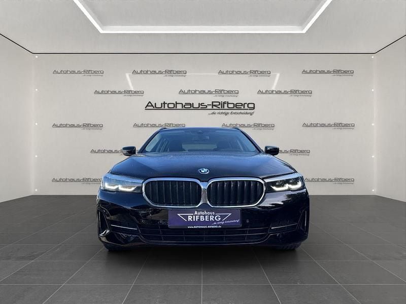 Gebraucht BMW 530e 292 PS (214 kW) 2022 Schwarz Limousine