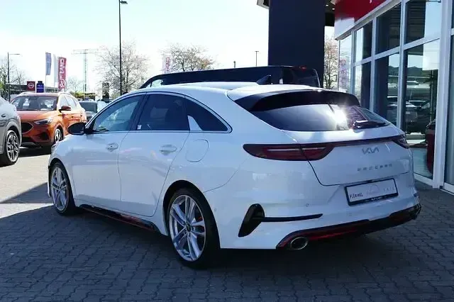 Używany Kia ProCeed GT 204 KM (150 kW) 2022 Biały Kombi