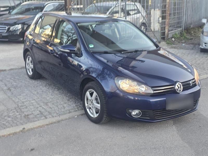 Gebraucht VW Golf VI 105 PS (77 kW) 2011 Blau Kleinwagen