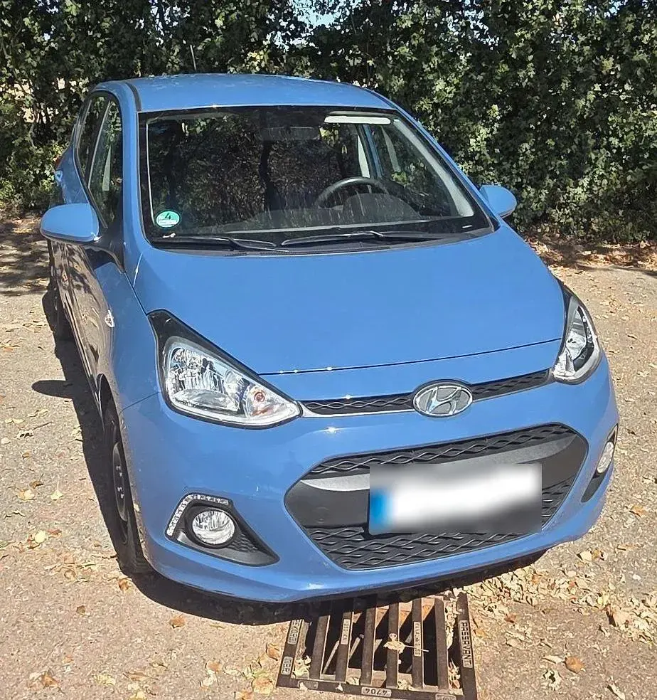 Gebraucht Hyundai i10 67 PS (49 kW) 2016 Blau Kleinwagen