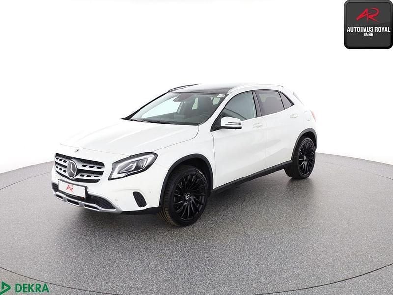 Polarweiss Gebraucht 2019 Mercedes GLA220 Urban SUV | 23.480 € (Fairer Preis) - Bild 1/4
