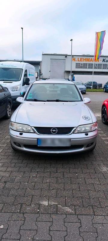 Gebraucht Opel Vectra 136 PS (100 kW) 1999 Silber Limousine