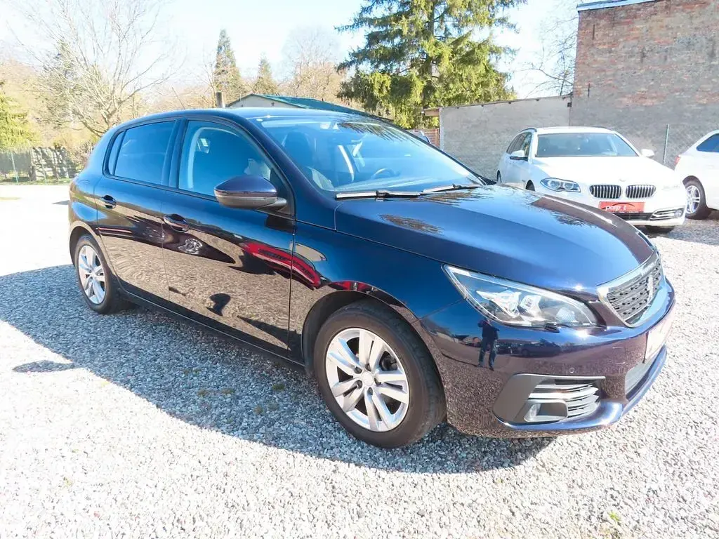 Gebraucht Peugeot 308 Active 110 PS (80 kW) 2019 Blau Limousine