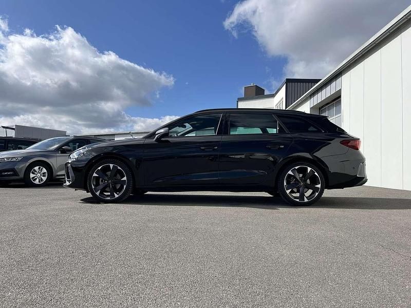 Gebraucht Cupra Leon 150 PS (110 kW) 2024 Mitternachtsschwarz Kombi