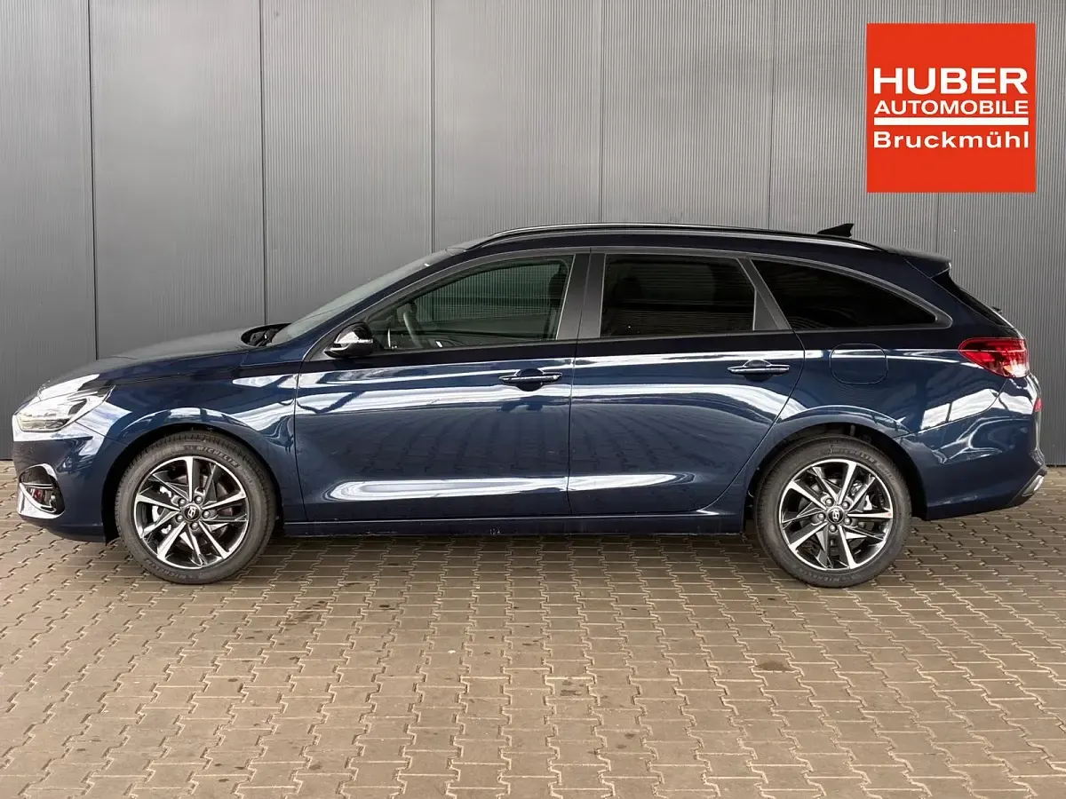 Neu Hyundai i30 Comfort 101 PS (74 kW) 2025 Sailing blue Kombi