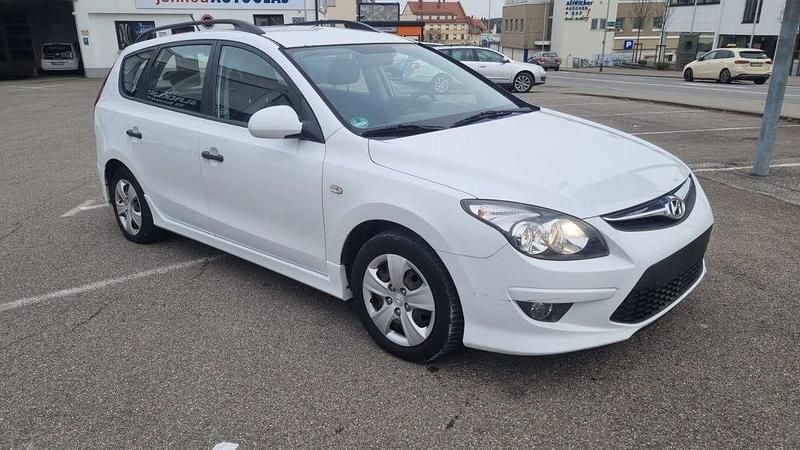Gebraucht Hyundai i30 Comfort 105 PS (77 kW) 2011 Weiß Kombi
