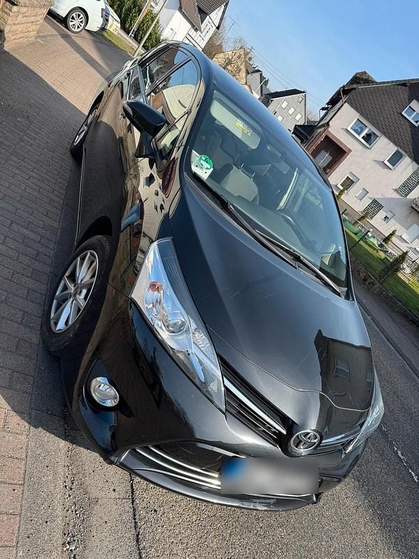 Gebraucht Toyota Verso 111 PS (81 kW) 2014 Schwarz Van / Kleinbus