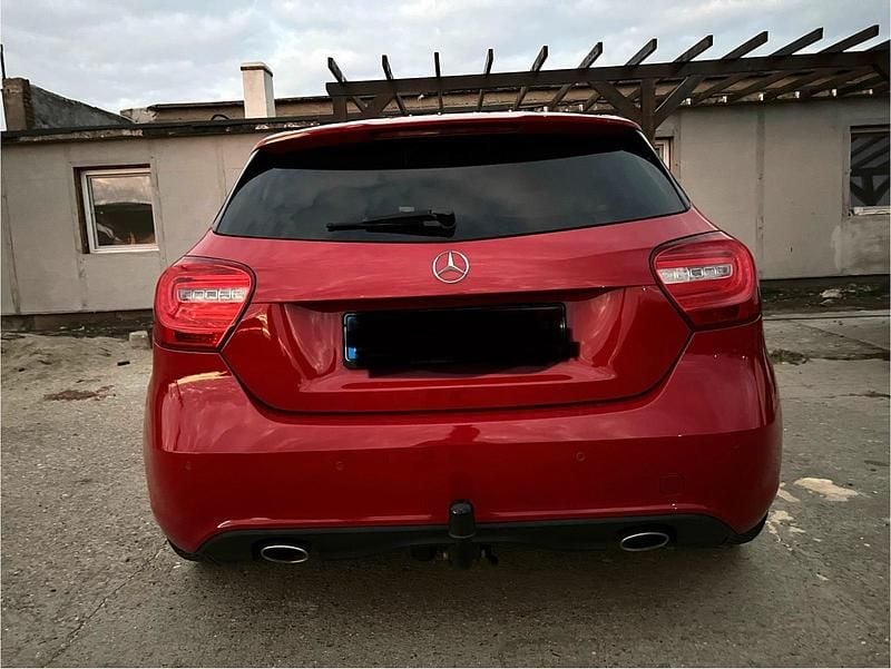 Gebraucht Mercedes A200 Urban 136 PS (100 kW) 2015 Rot Kleinwagen